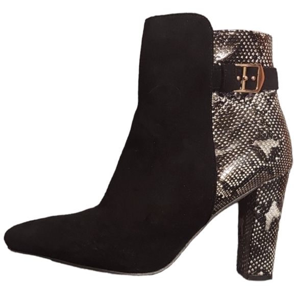 𝅺black and white snakeskin chunky heel booties womens size 41 (9.5) - Picture 1 of 5